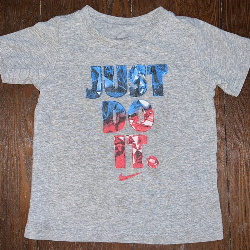 Nike tee